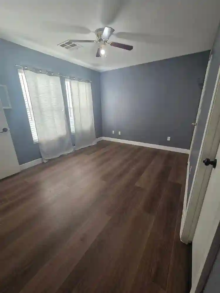 Room available Now in peaceful Home