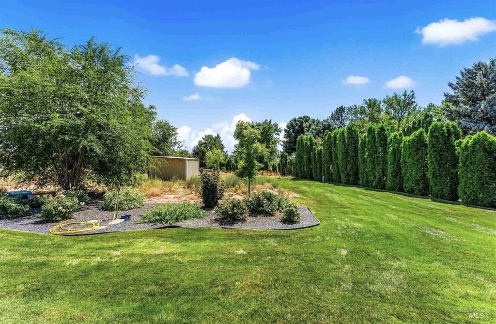3 Bedroom Home on Large Lot!