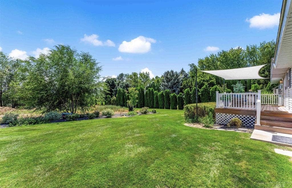 3 Bedroom Home on Large Lot!