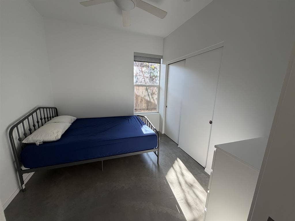 DT Phoenix Private Room For Rent