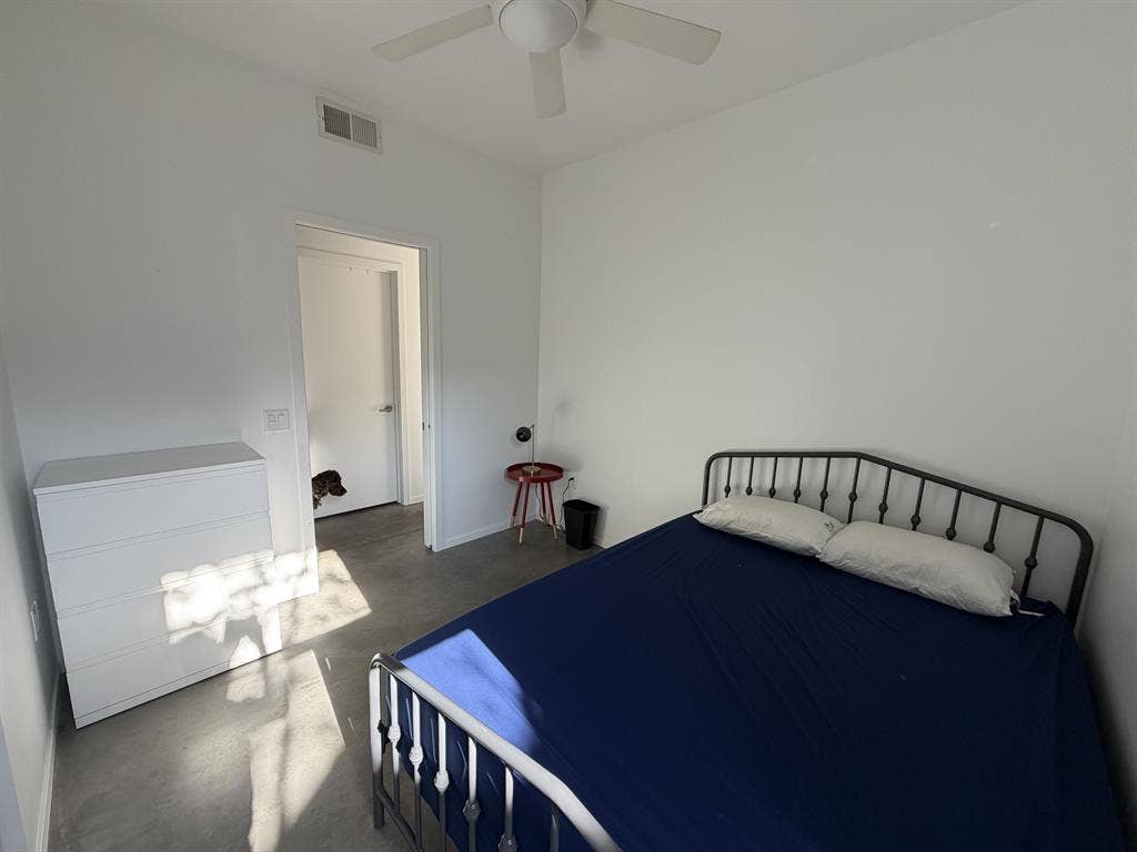 DT Phoenix Private Room For Rent