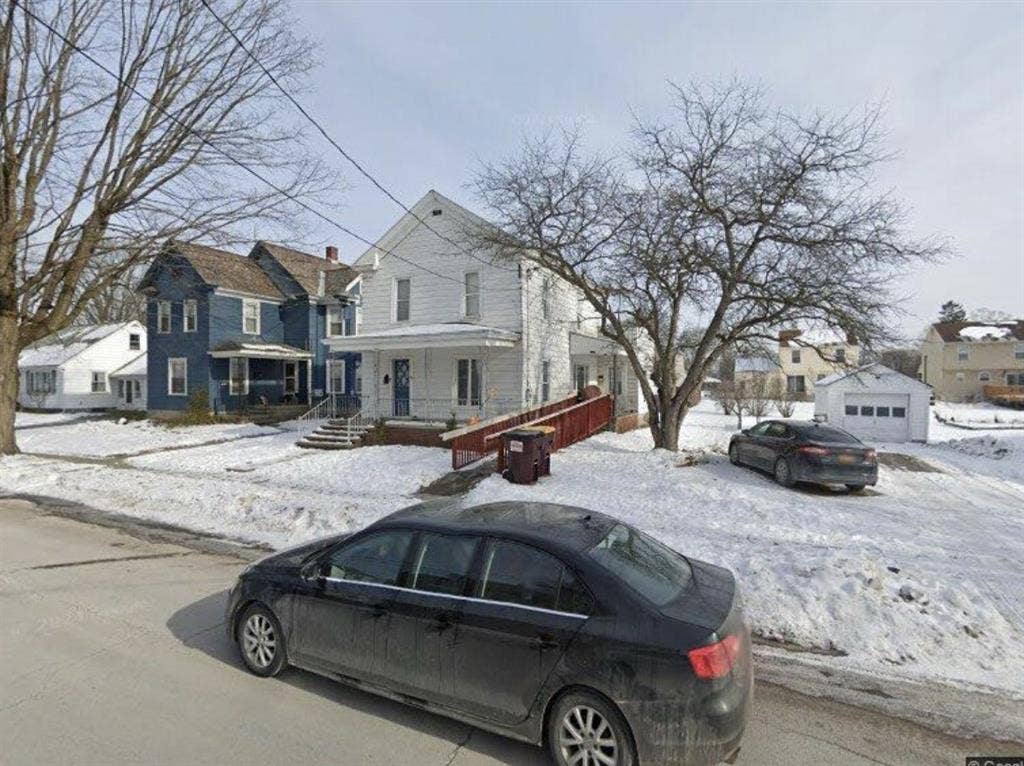 Looking for Roommate