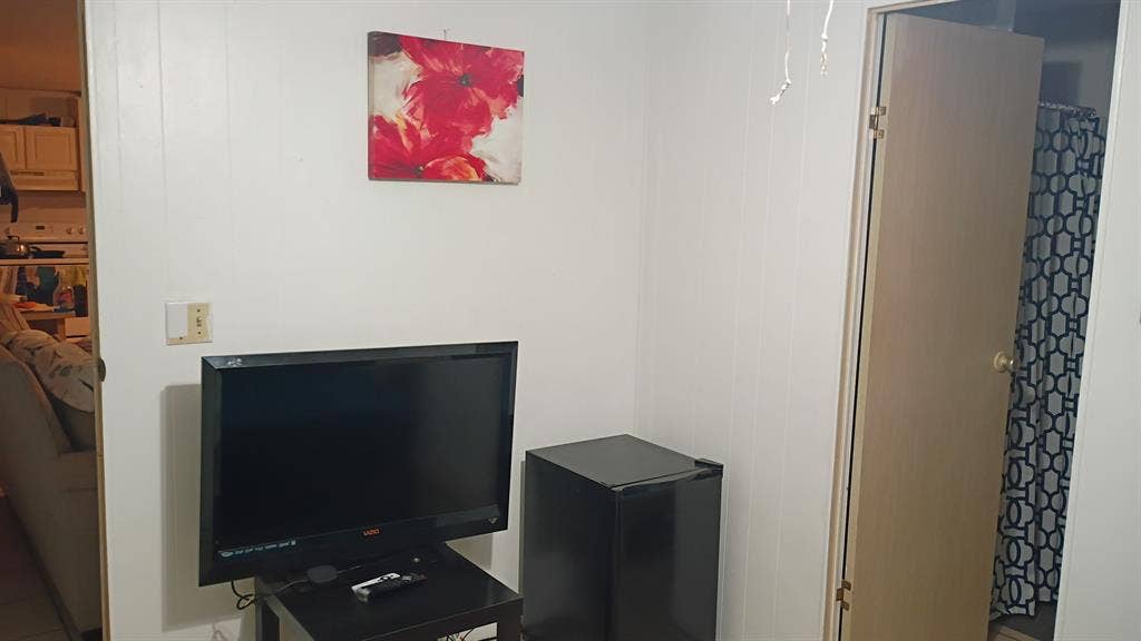 Rent a room. Renta un cuarto
