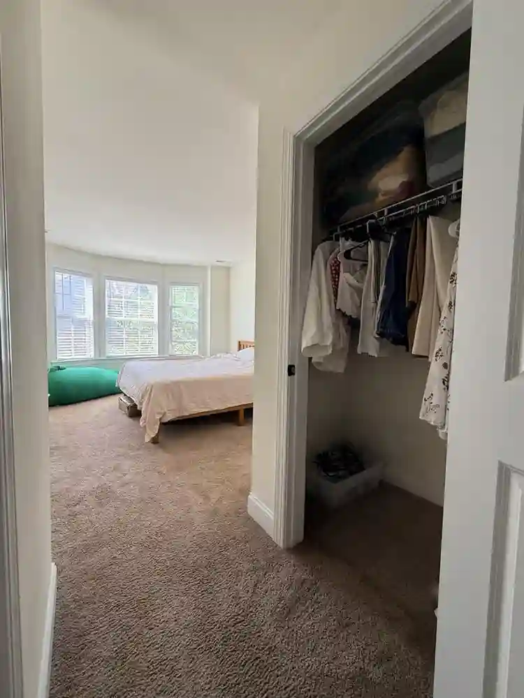 2B2B Princeton looking for roommate