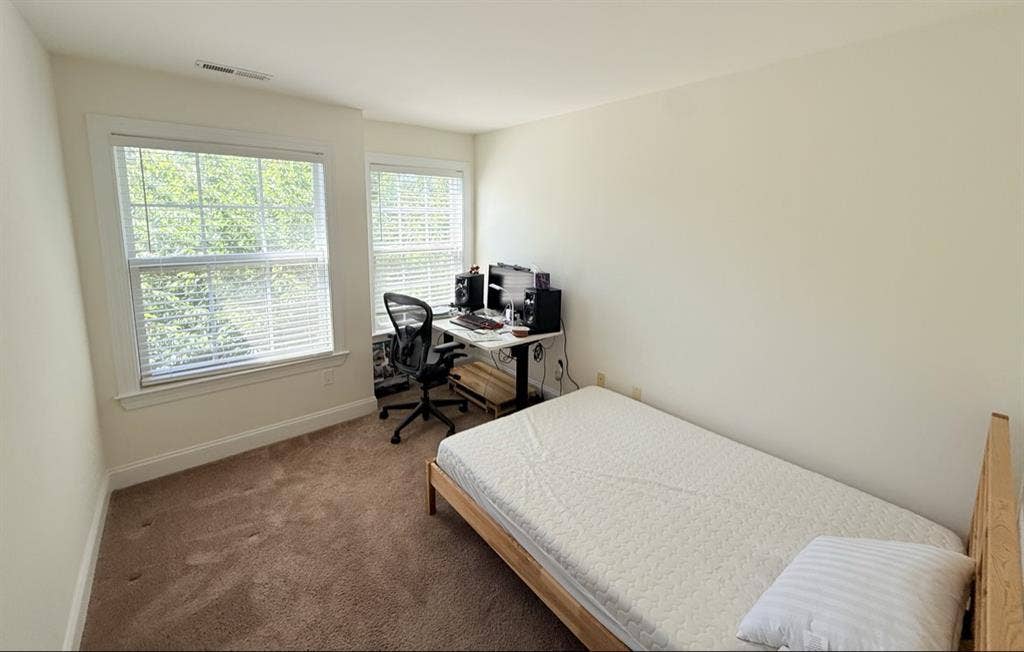2B2B Princeton looking for roommate