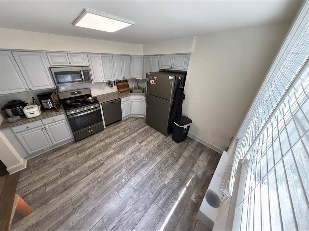 2B2B Princeton looking for roommate