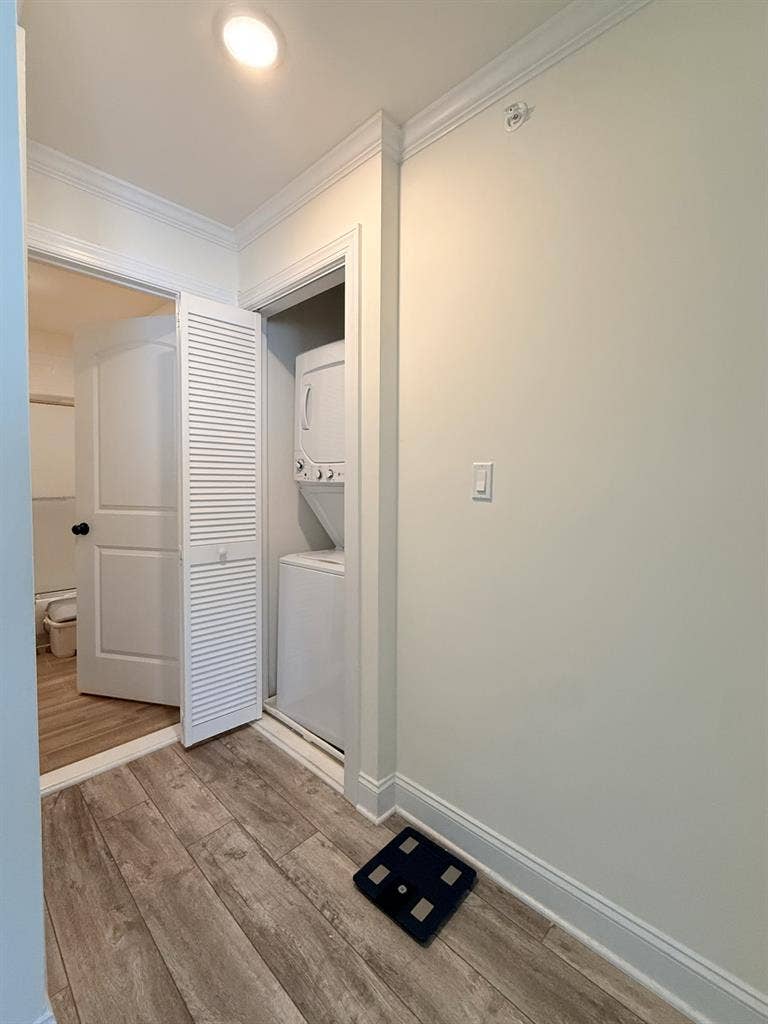 2B2B Princeton looking for roommate