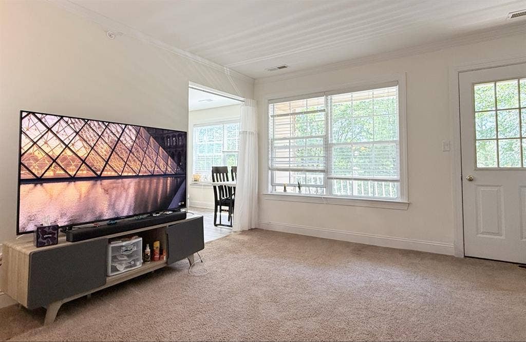 2B2B Princeton looking for roommate
