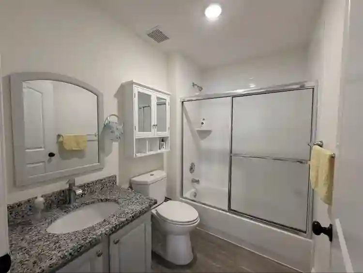 2B2B Princeton looking for roommate