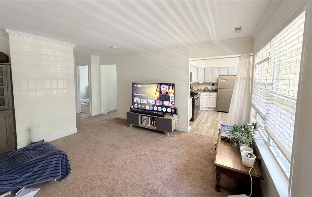 2B2B Princeton looking for roommate