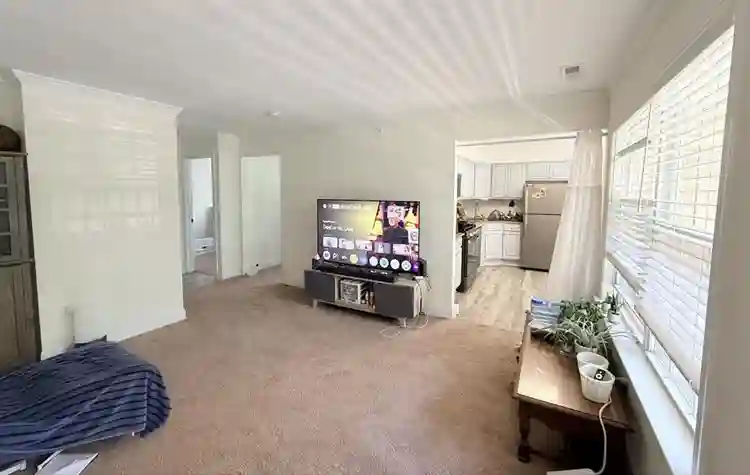 2B2B Princeton looking for roommate