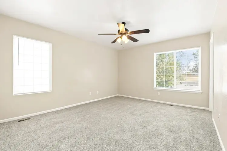 Master bedroom "Utilities included"