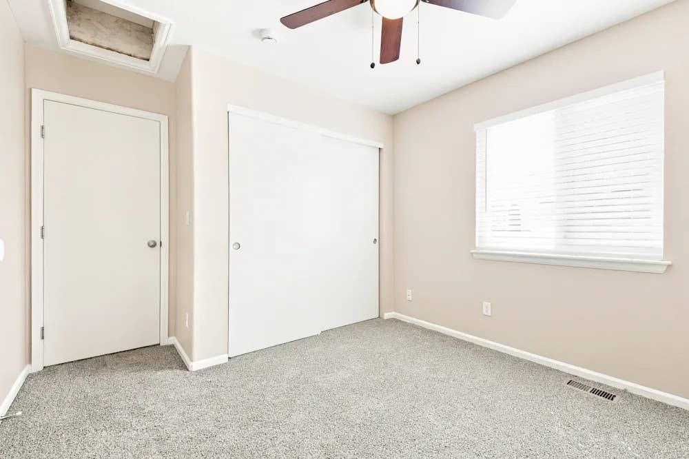 Master bedroom "Utilities included"