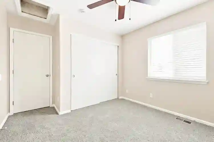 Master bedroom "Utilities included"