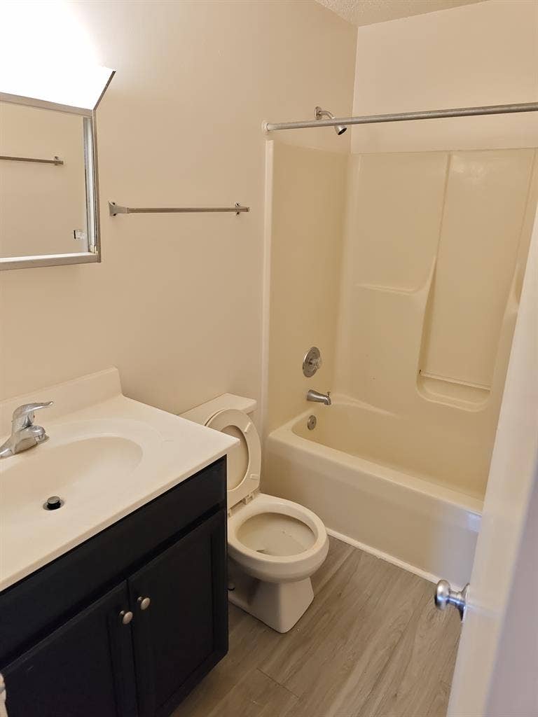 Urgent Sublease The Chase Apartment
