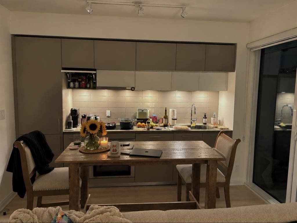 Luxury Forest Hill Room