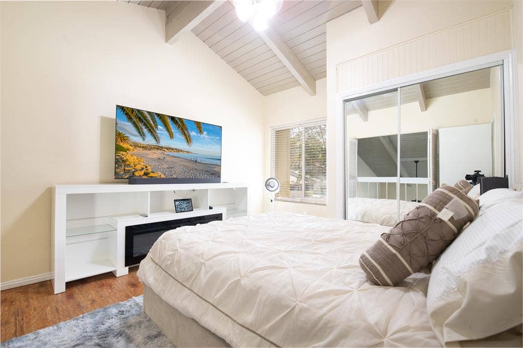 Gated community room for rent