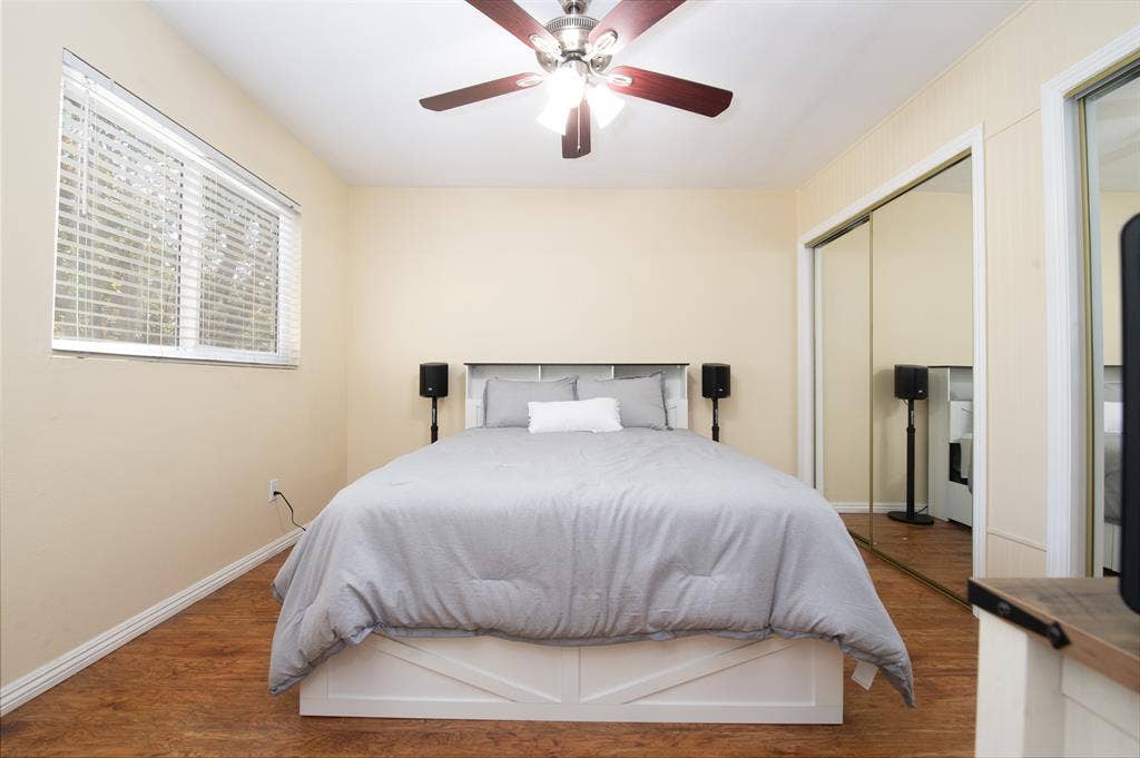 Gated community room for rent