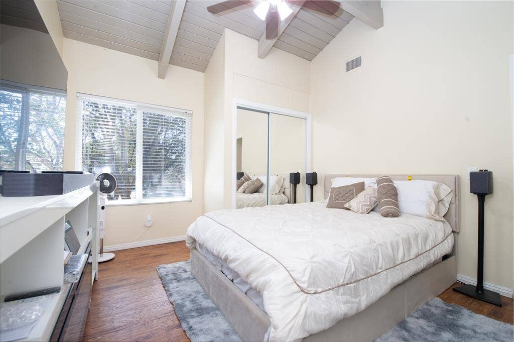 Gated community room for rent