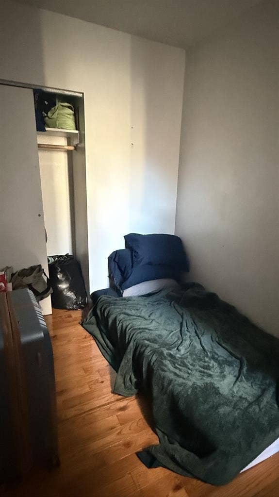 Searching for a third roommate