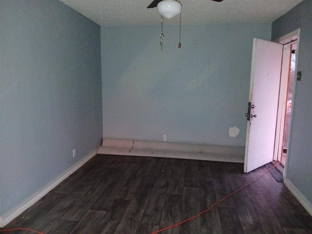 Large room for rent, private entran