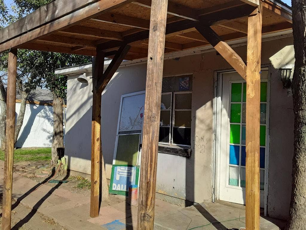 Large room for rent, private entran