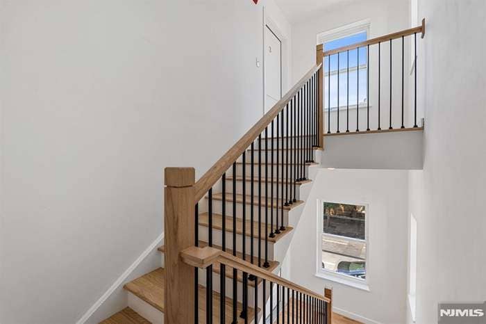 3 bdrm/ 2 bath brand new apartment