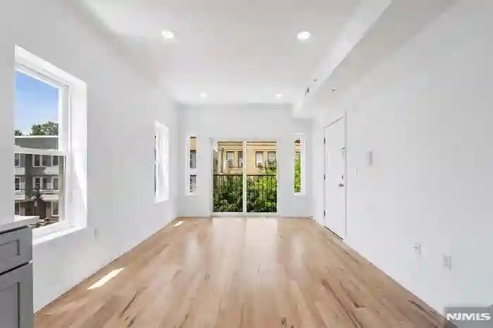 3 bdrm/ 2 bath brand new apartment
