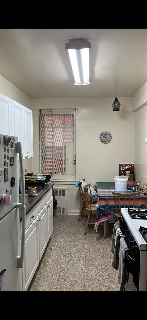 Room for rent, Available 2/1