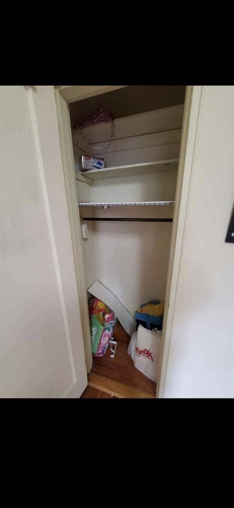Room for rent, Available 2/1