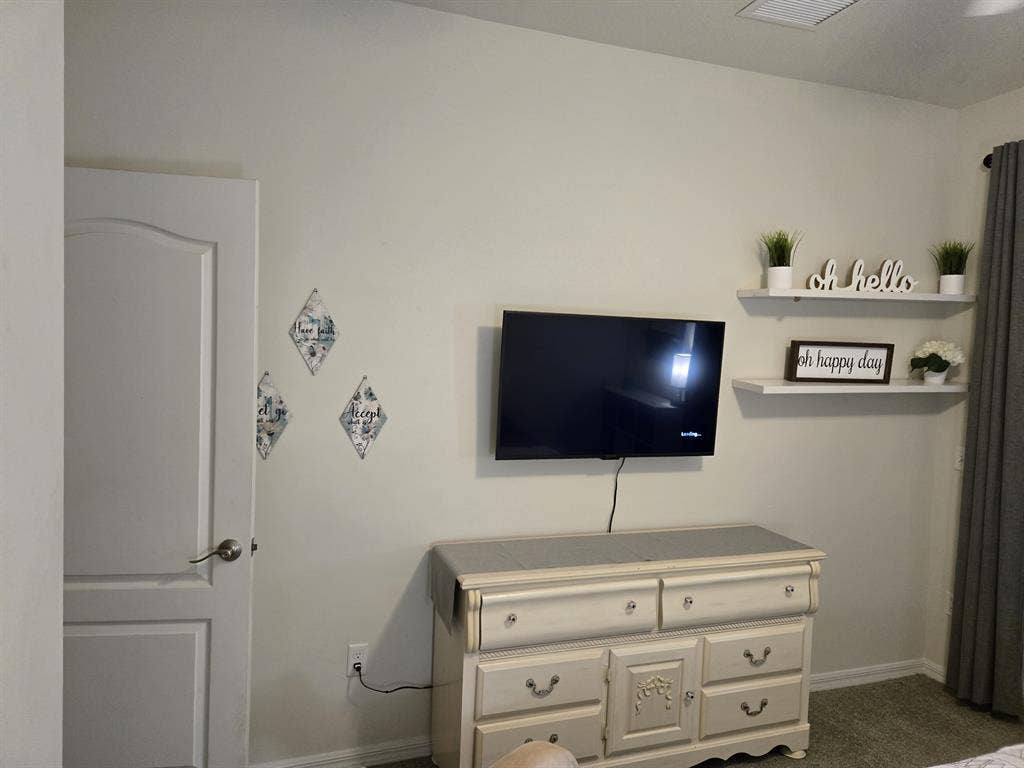 Private room in great neighborhood.