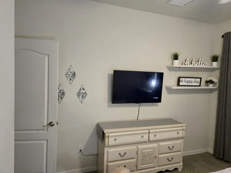 Private room in great neighborhood.