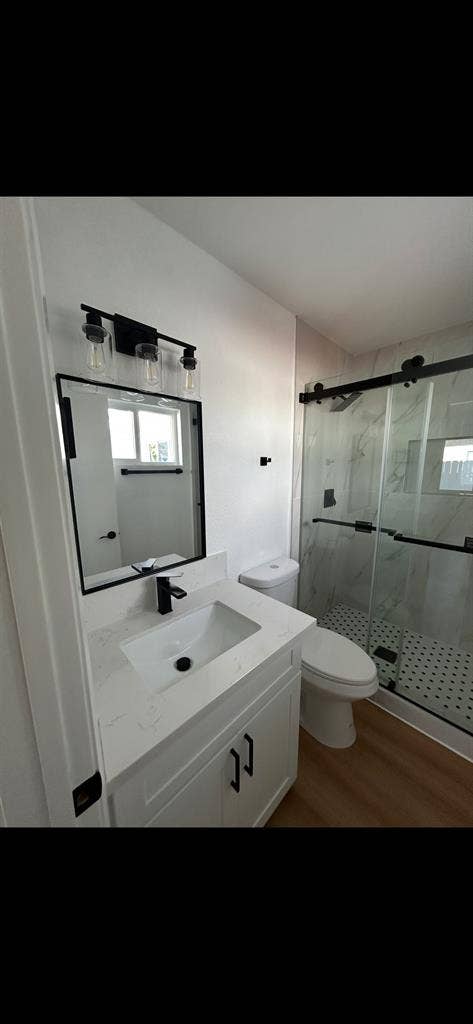 Mira Mesa room with private bathh