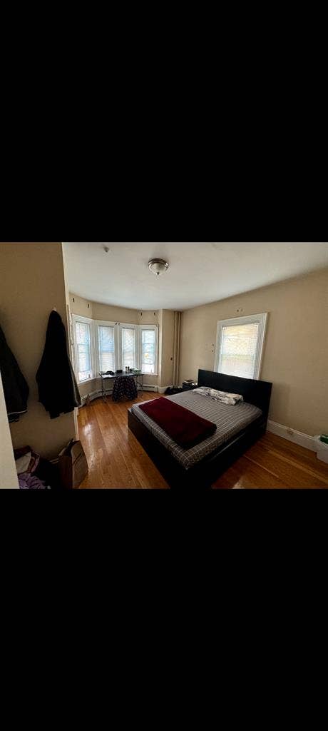 Great location in East Somerville