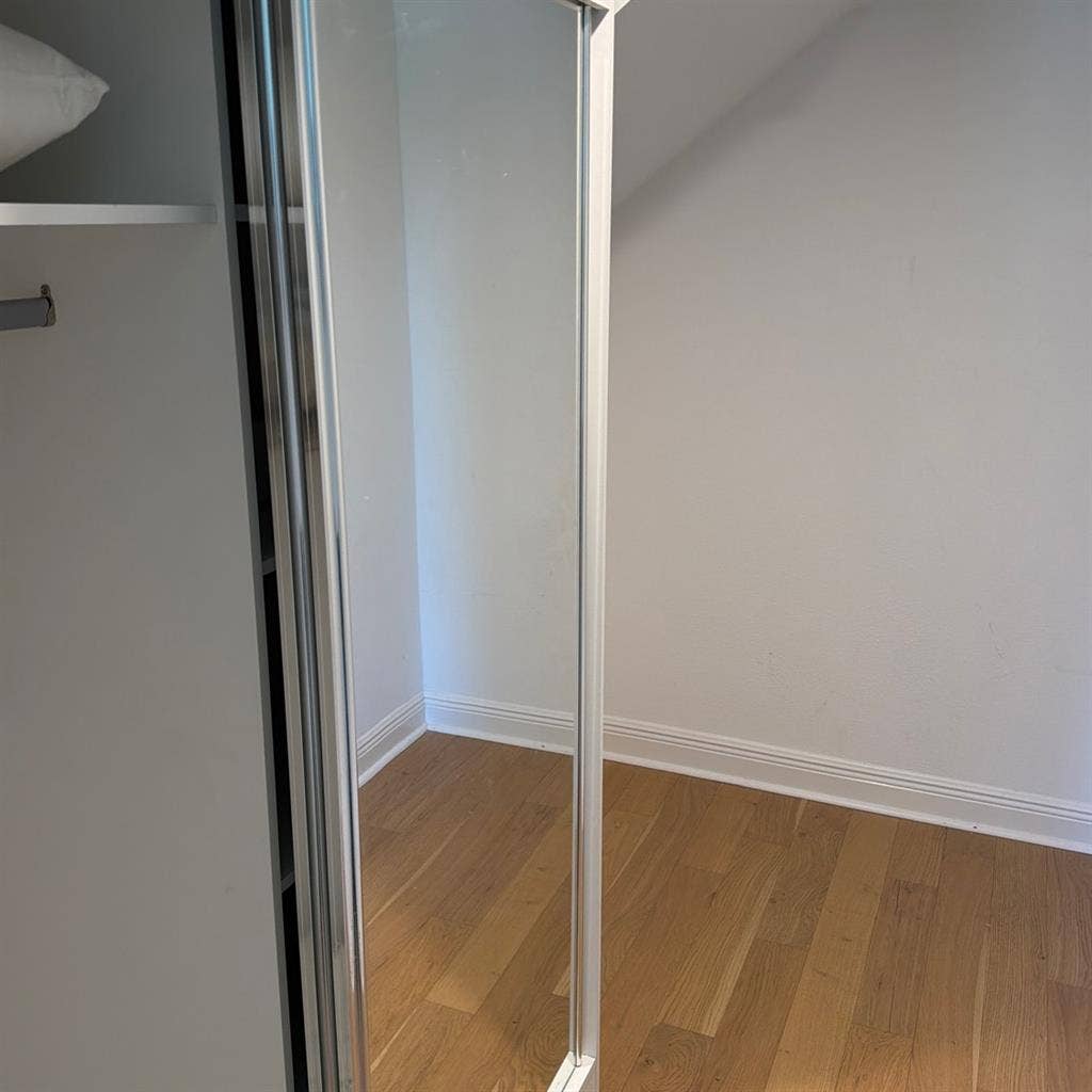 Cozy furnished bedroom for rent
