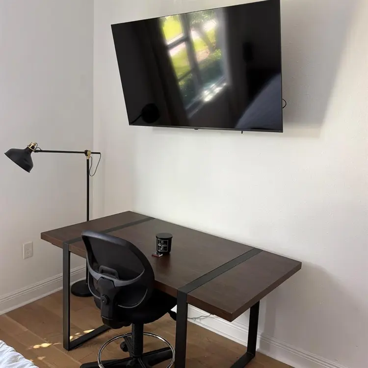 Cozy furnished bedroom for rent