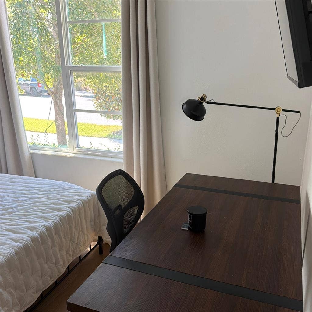 Cozy furnished bedroom for rent