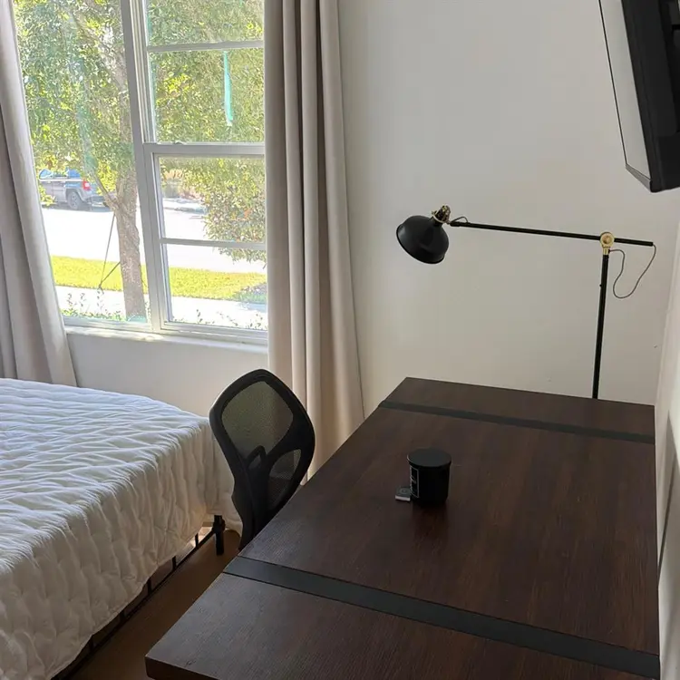 Cozy furnished bedroom for rent