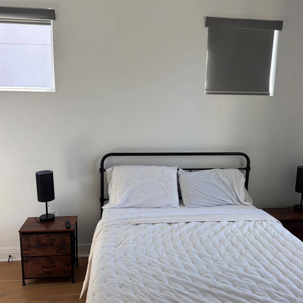 Cozy furnished bedroom for rent