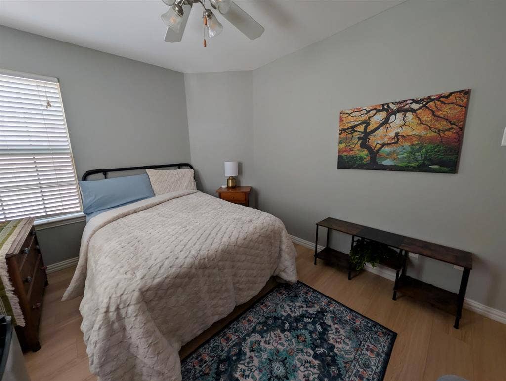 $1200/mo+ $1200 Security Deposit