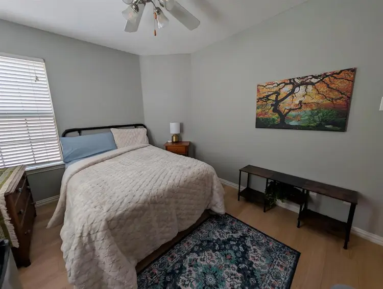 $1200/mo+ $1200 Security Deposit