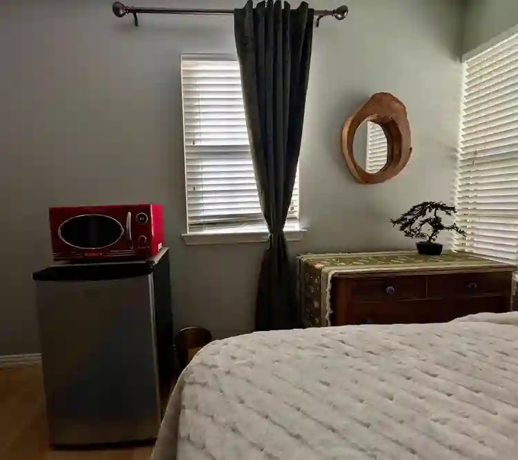 $1200/mo+ $1200 Security Deposit
