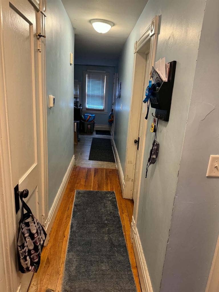 Looking for roommate