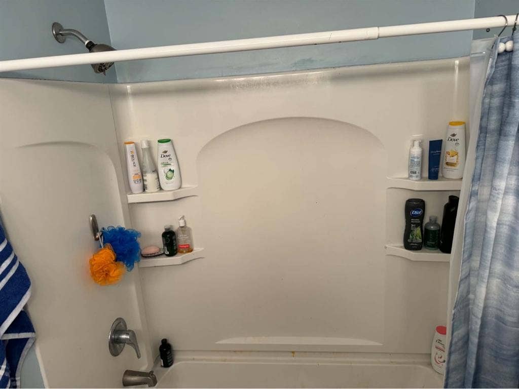 Looking for roommate