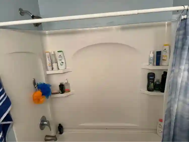 Looking for roommate