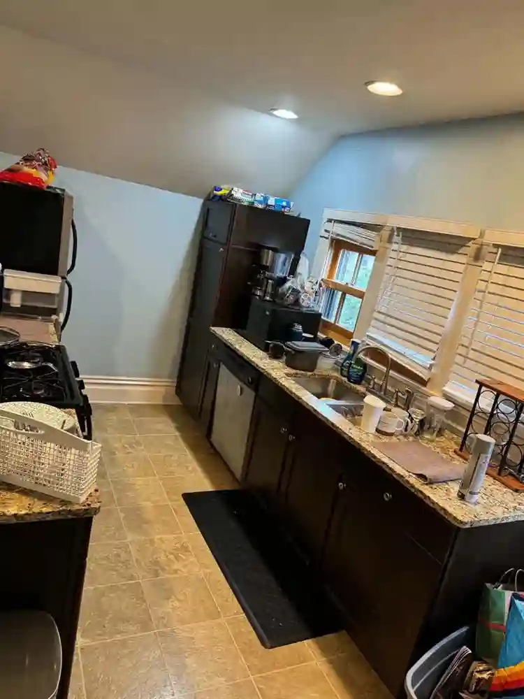 Looking for roommate