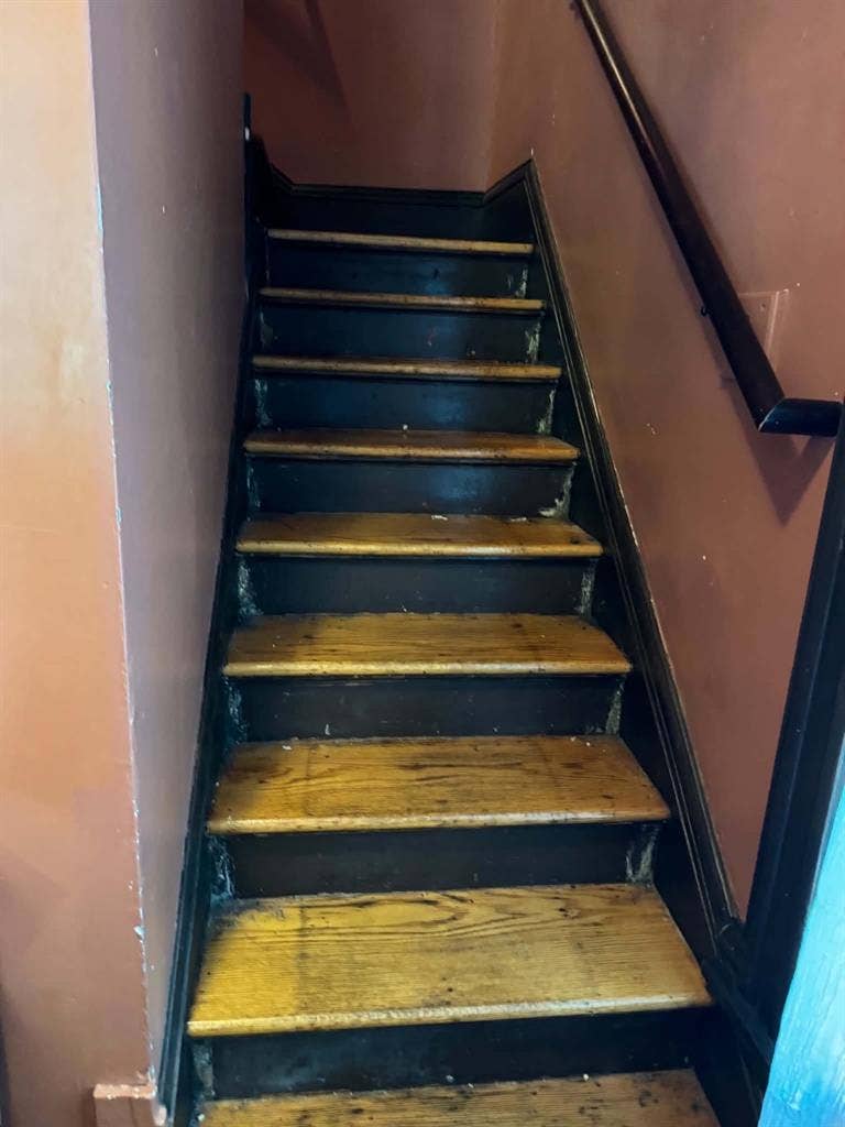 Looking for roommate