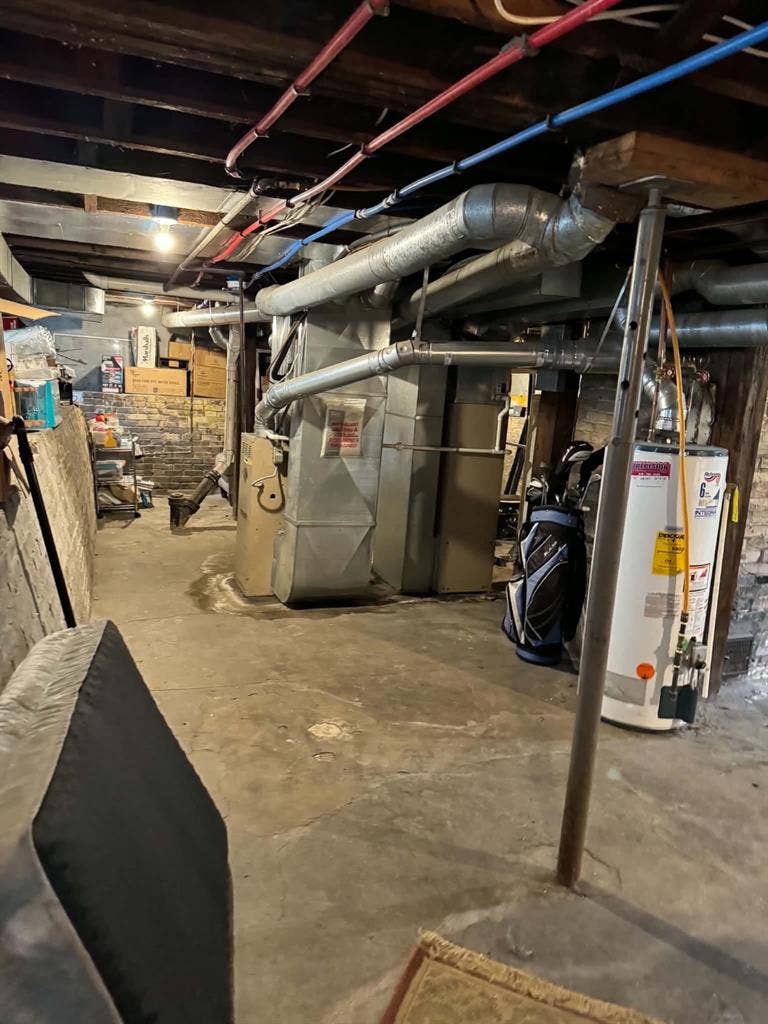 Looking for roommate