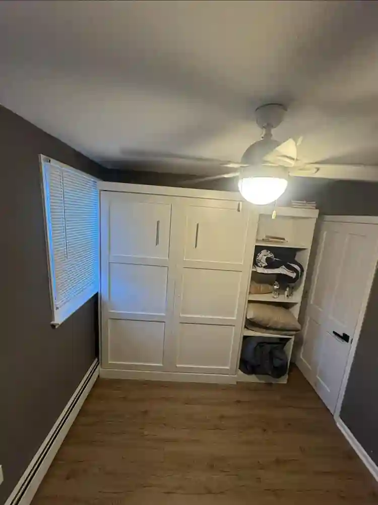 Unfurnished or finished rm