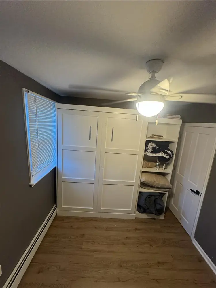 Unfurnished or finished rm
